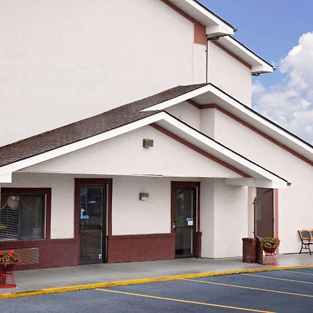 Super 8 Martinsburg Hotel Ngoại thất bức ảnh